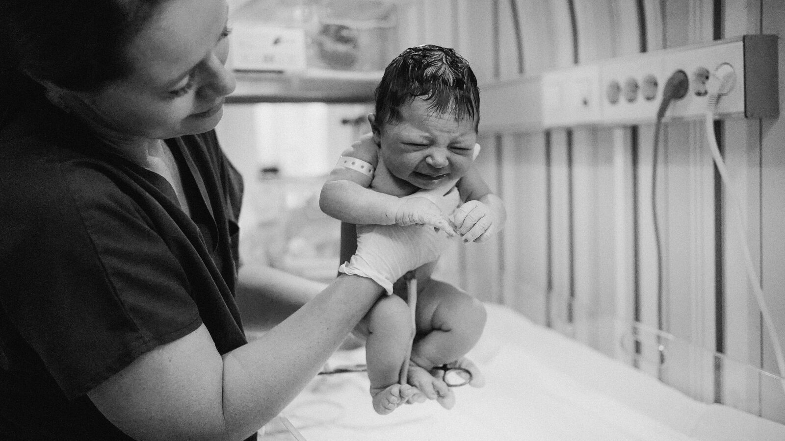 Акушерски грижи — новородено